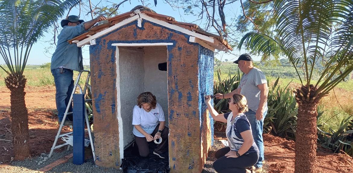 Peregrinos reformam capelinhas históricas em Fernando Prestes na Estrada Velha de Agulha