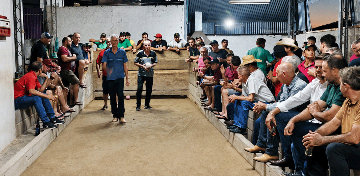Bocha e truco encerram competições municipais em Fernando Prestes